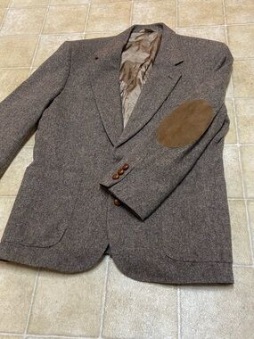 VTG,CC COURTENAY Men's Brown Tweed Two-Button Sport Coat - Classic Notch Lapel